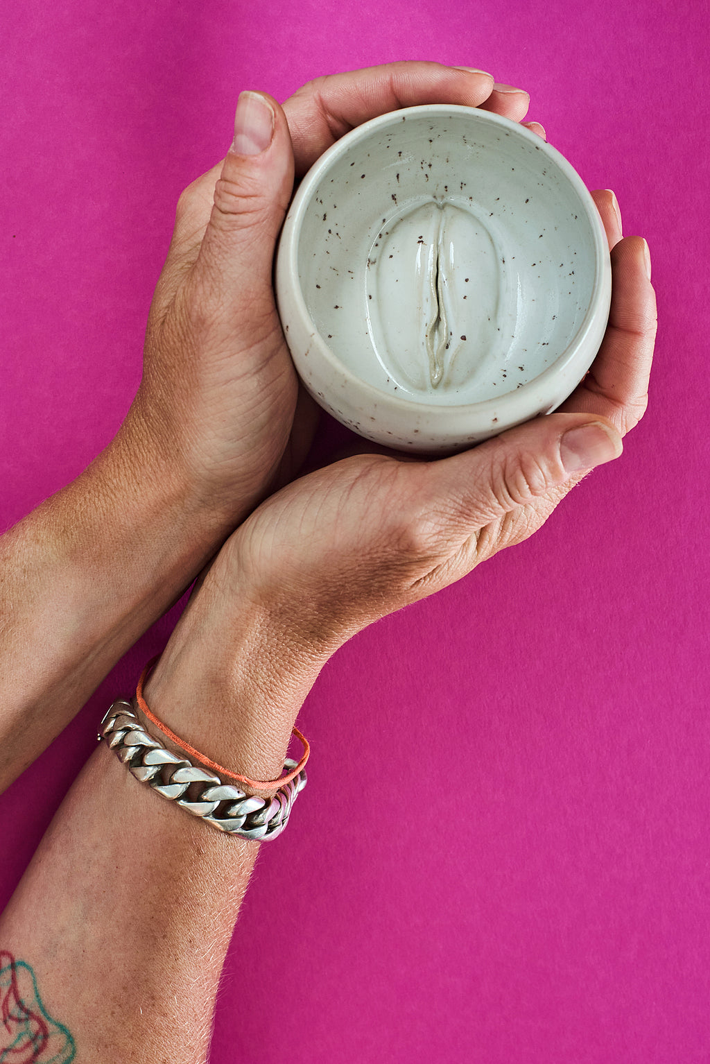Handgemachte Vulva Tasse - mittelgross -  Keramik Unikat in Stracciatella 🤍